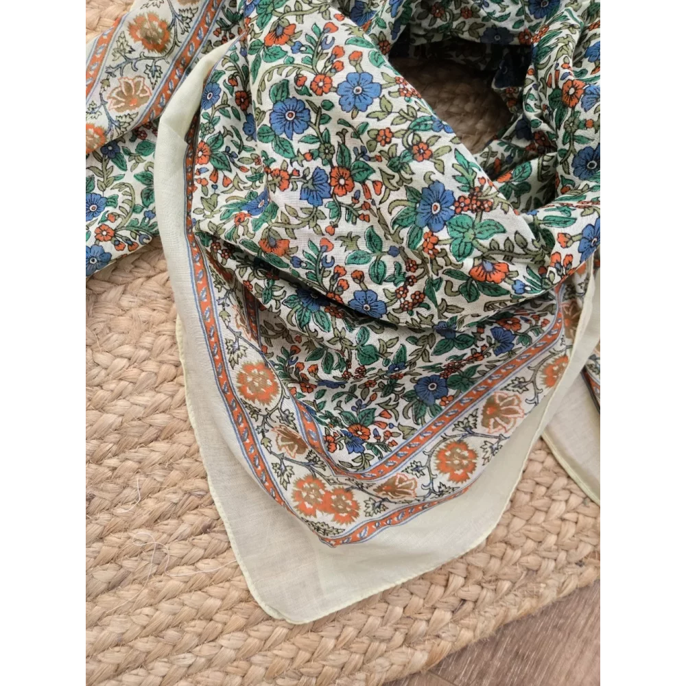 Foulard carré coton fleurs bleu et orange
