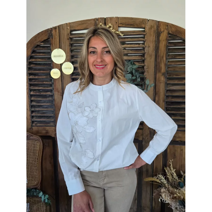 Chemise Maya blanche fleurs perles et tulle