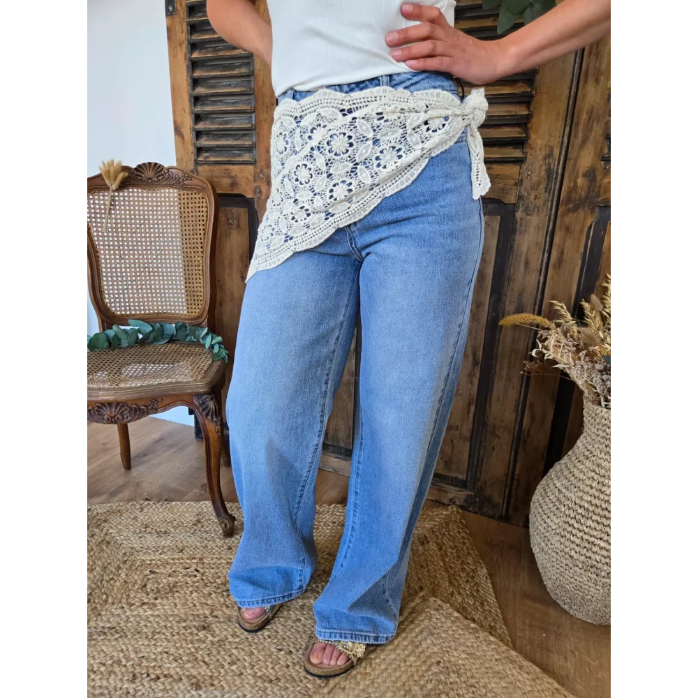 Jean Hugues wideleg et ceinture crochet beige