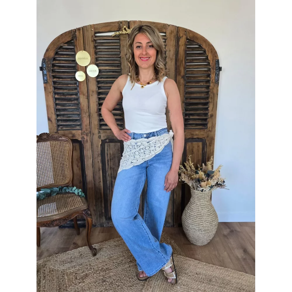 Jean Hugues wideleg et ceinture crochet beige
